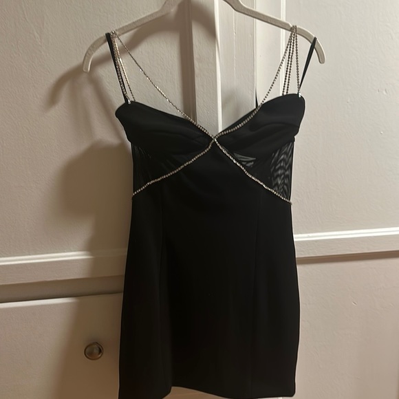 Perfect condition black mini dress - Picture 4 of 8